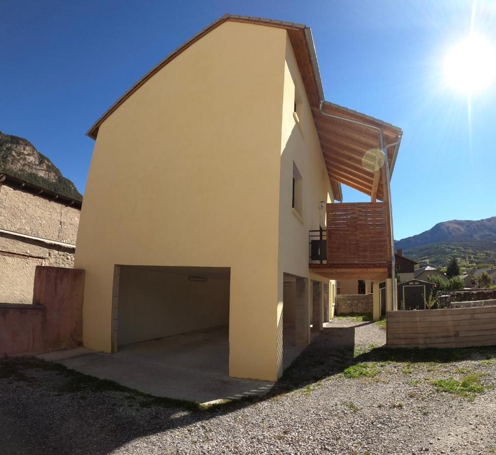 Maison Neuve Proche De Barcelonnette Жозье Экстерьер фото