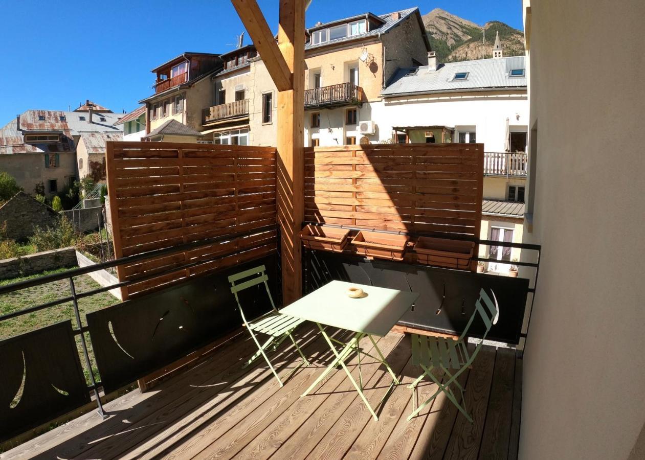 Maison Neuve Proche De Barcelonnette Жозье Экстерьер фото